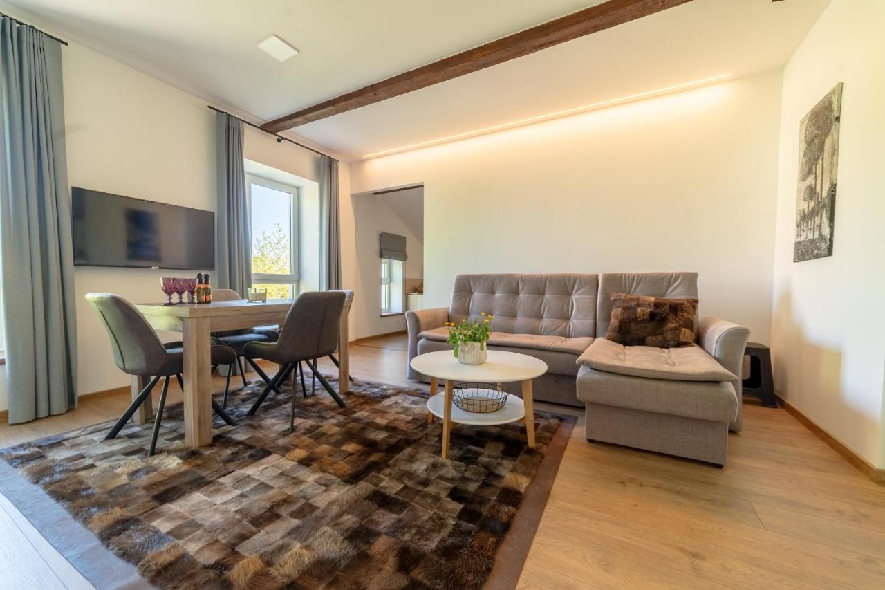 Apartamentai Muzika Silutė Bagian luar foto