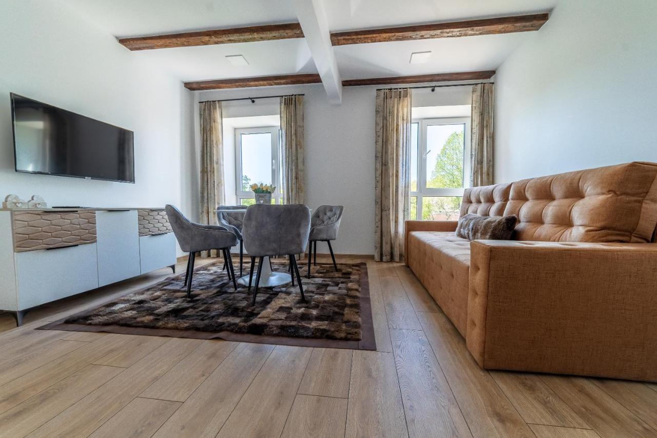 Apartamentai Muzika Silutė Bagian luar foto