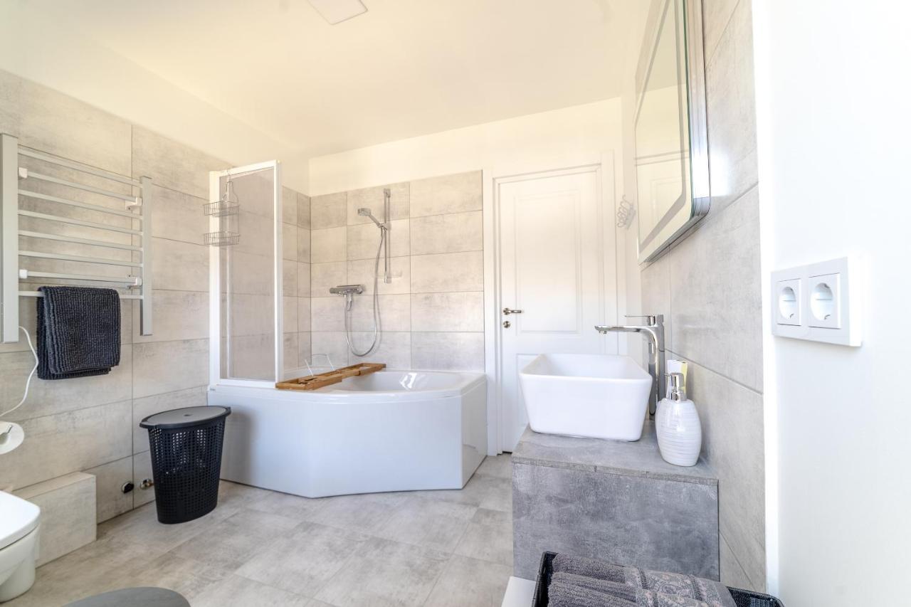 Apartamentai Muzika Silutė Bagian luar foto