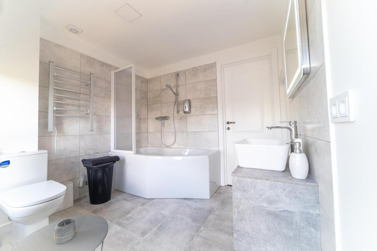 Apartamentai Muzika Silutė Bagian luar foto